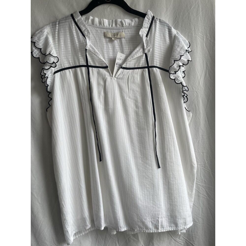 NWT - Sleeveless Top White With Black Accents Size XL